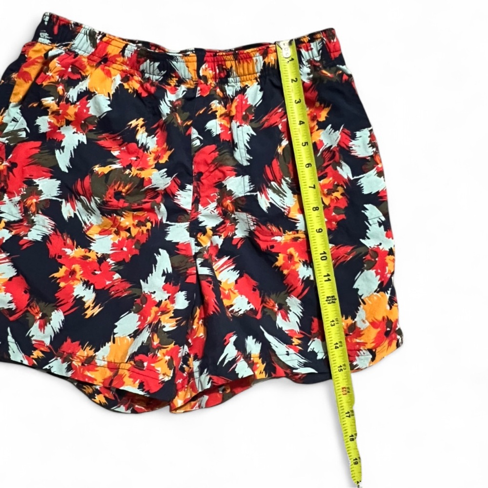 Columbia Women's Pleasant Creek Shorts with a multicolor floral print - M - Picture 9 of 11